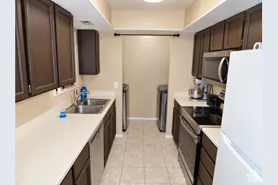 9186 S Jefferson Pl, Sandy, UT 84070 - Photo 7
