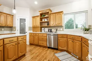 9831 N Oxford Ct, Highland, UT 84003 - Photo 17