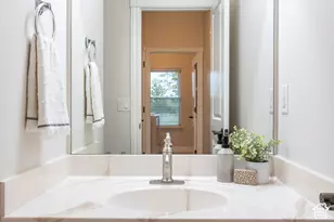9831 N Oxford Ct, Highland, UT 84003 - Photo 23