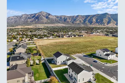 2211 N 200 W, Harrisville, UT 84414 - Photo 29