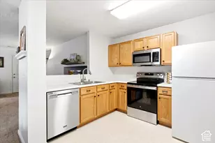 2022 N 2225 W, Clinton, UT 84015 - Photo 7