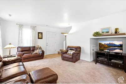 2022 N 2225 W, Clinton, UT 84015 - Photo 3