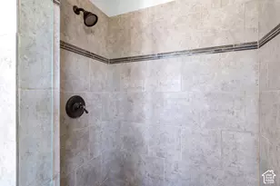 921 E 3350 N, Layton, UT 84040 - Photo 15