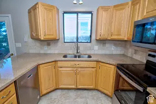 8832 S Altair Dr, Sandy, UT 84093 - Photo 9