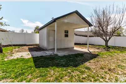 8560 S 700 St E, Sandy, UT 84070 - Photo 23