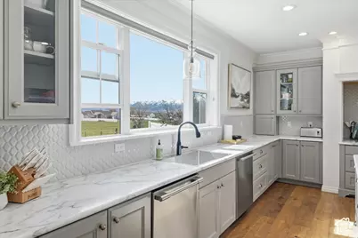 258 W 575 S, Providence, UT 84332 - Photo 7