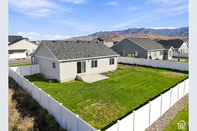726 W 400 N, Smithfield, UT 84335 - Photo 29