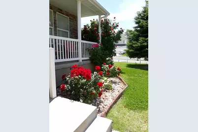 1016 N 1235 W, Clinton, UT 84015 - Photo 17