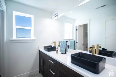 1203 E 160 N, Hyde Park, UT 84318 - Photo 11