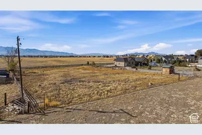 4698 N Droubay Rd, Erda, UT 84074 - Photo 9