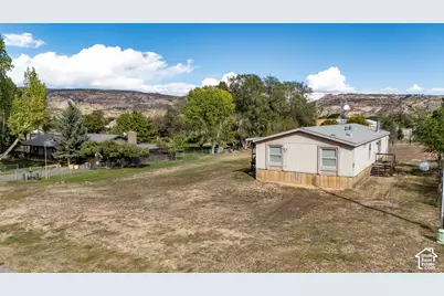 30 N 200 W, Escalante, UT 84726 - Photo 5