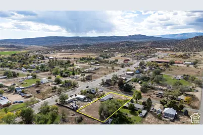 30 N 200 W, Escalante, UT 84726 - Photo 3