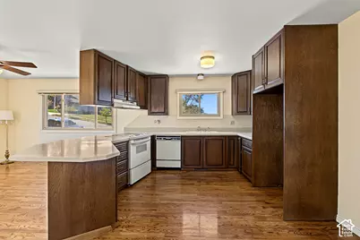 685 E Chelsea Dr S, Bountiful, UT 84010 - Photo 23
