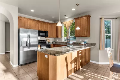 998 Berkshire Dr, North Salt Lake, UT 84054 - Photo 3