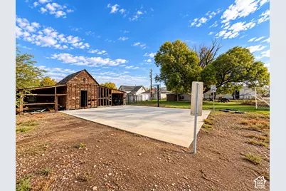 63 N 300 W, Huntington, UT 84528 - Photo 27