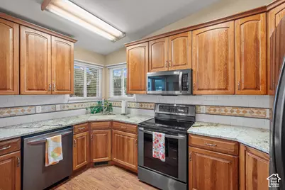3010 W 12130 S, Riverton, UT 84065 - Photo 7