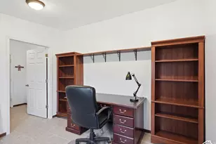 2496 E Woodthrush Dr, Sandy, UT 84093 - Photo 37