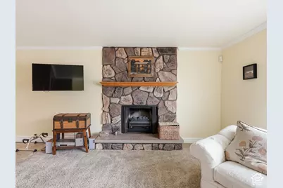 2496 E Woodthrush Dr, Sandy, UT 84093 - Photo 11