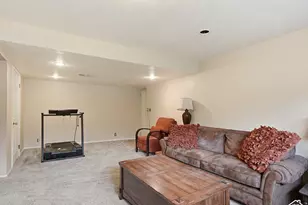 2496 E Woodthrush Dr, Sandy, UT 84093 - Photo 35