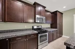 7922 S Farm House Ln E, Midvale, UT 84047 - Photo 9