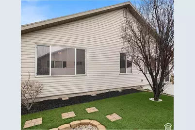 5923 W Roseberry St, West Jordan, UT 84081 - Photo 17