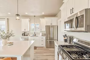 3672 E Barton Dr, Eagle Mountain, UT 84005 - Photo 11