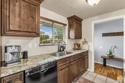 116 W 250 S, Kaysville, UT 84037 - Photo 3