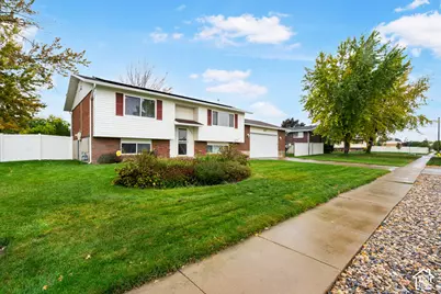 2202 N 1300 W, Clinton, UT 84015 - Photo 3