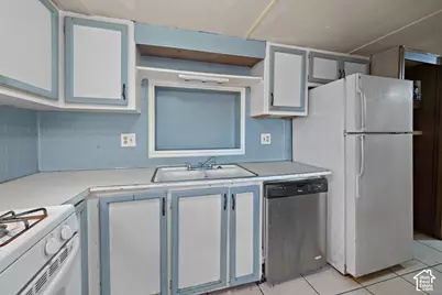 8560 S Saddler Dr W, West Jordan, UT 84088 - Photo 9