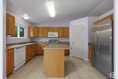 1407 W 2350 S, Woods Cross, UT 84087 - Photo 9
