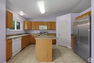 1407 W 2350 S, Woods Cross, UT 84087 - Photo 9