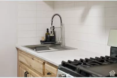 1051 Crescent Dr, Logan, UT 84341 - Photo 9