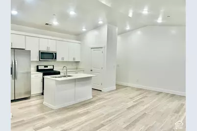 472 W 40 S #302, Providence, UT 84332 - Photo 5