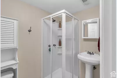 650 E Cobblestone Ln, Midvale, UT 84047 - Photo 15