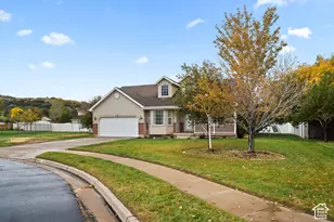 7635 S 1950 E, South Weber, UT 84405 - Photo 13