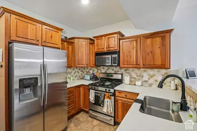 895 Waterside Dr, Farmington, UT 84025 - Photo 7