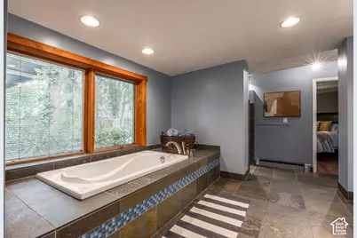 6245 S 2300 E, Holladay, UT 84121 - Photo 17