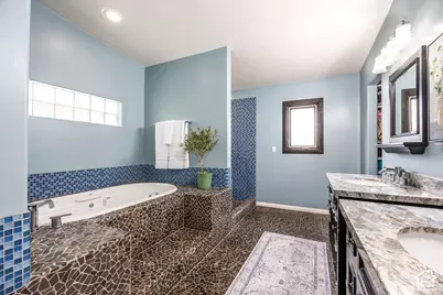 6245 S 2300 E, Holladay, UT 84121 - Photo 13