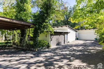 6245 S 2300 E, Holladay, UT 84121 - Photo 27