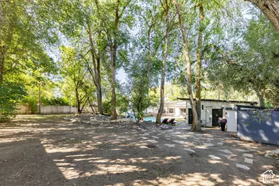 6245 S 2300 E, Holladay, UT 84121 - Photo 23