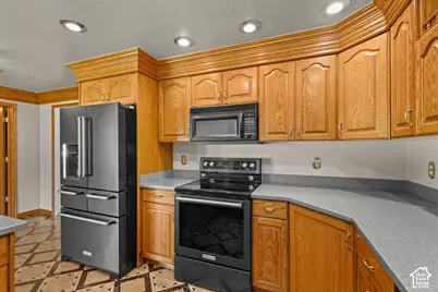 5961 S 2050 W, Roy, UT 84067 - Photo 9