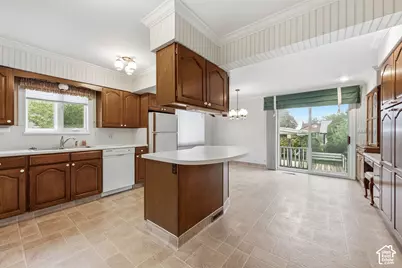 341 E 200 S, Bountiful, UT 84010 - Photo 9