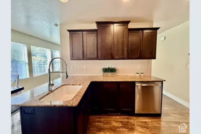 2274 E Deer Park Ln, Draper, UT 84020 - Photo 9