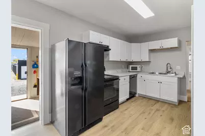 163 S Main St, Smithfield, UT 84335 - Photo 15