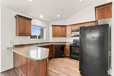116 E Resaca Dr #F8, Sandy, UT 84070 - Photo 5