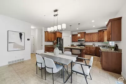 11170 S Sharons Ln, Sandy, UT 84070 - Photo 13