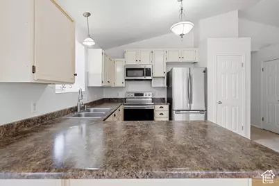 5371 W Ticklegrass Rd, West Jordan, UT 84081 - Photo 11