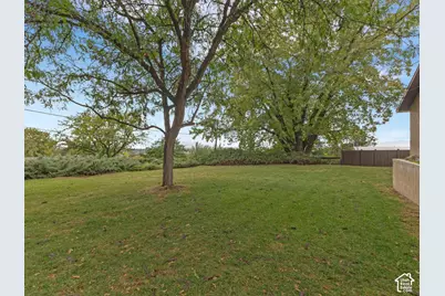 750 E 200 S, Centerville, UT 84014 - Photo 29