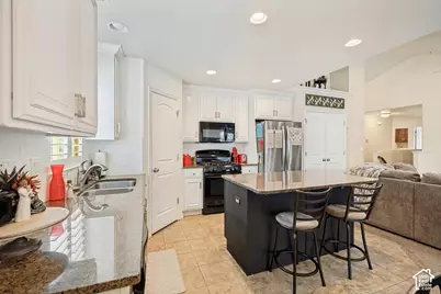 182 W Hancock Cir, North Ogden, UT 84404 - Photo 9