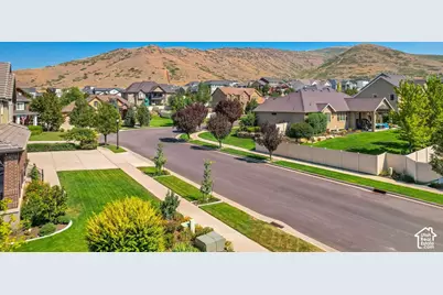 6856 W Windy Ridge Dr, Herriman, UT 84096 - Photo 73